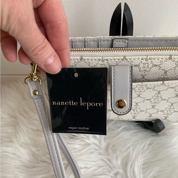 Nanette Lepore Scrolled Geometric Wallet Wristlet Old Money Travel Vacation - Picture 2 of 10